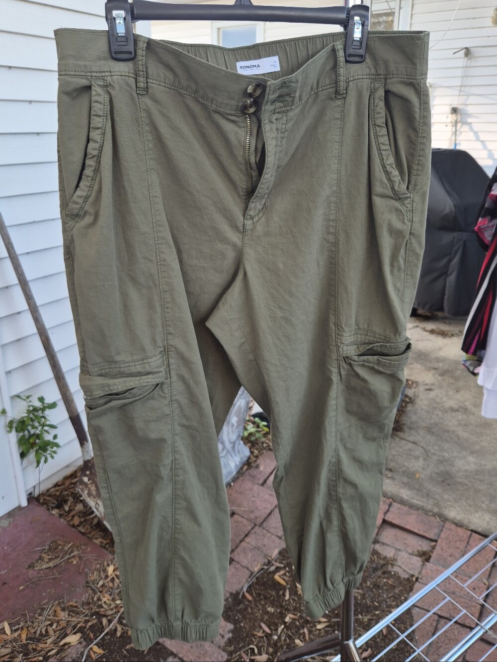 SALE!! Women's Cargo Capris
